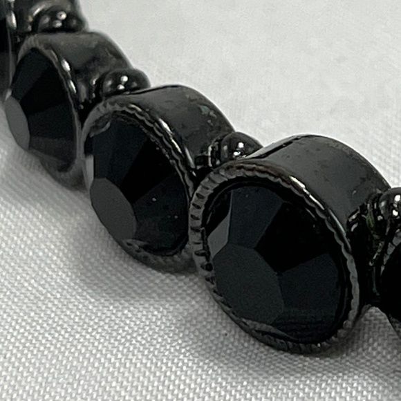 Monet, Black Rhinestones, set in Black Metal, Open Bracelet./Clip earrings - Picture 3 of 13